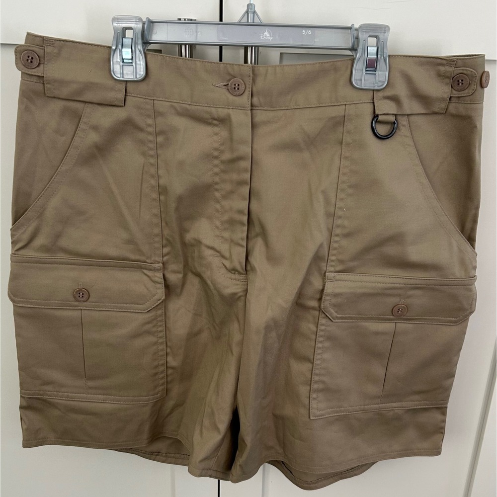NWT Tilley Endurables Cargo Shorts Utility Outdoor‎ Hiking Travel Khaki Size 12